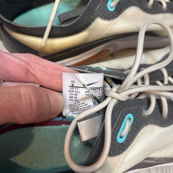 Nike Women's Beige and Turquoise Athletic Shoes - Picture 5 of 5
